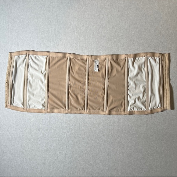 Maidenform Nude XL Hook and Eye Lace Floral Corset - Picture 6 of 9